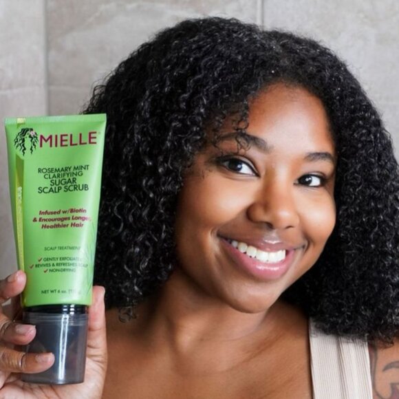 🌈4/$20 NEW Mielle Rosemary Mint Clarifying Sugar Scalp Scrub Scalp Treatment - Picture 3 of 8